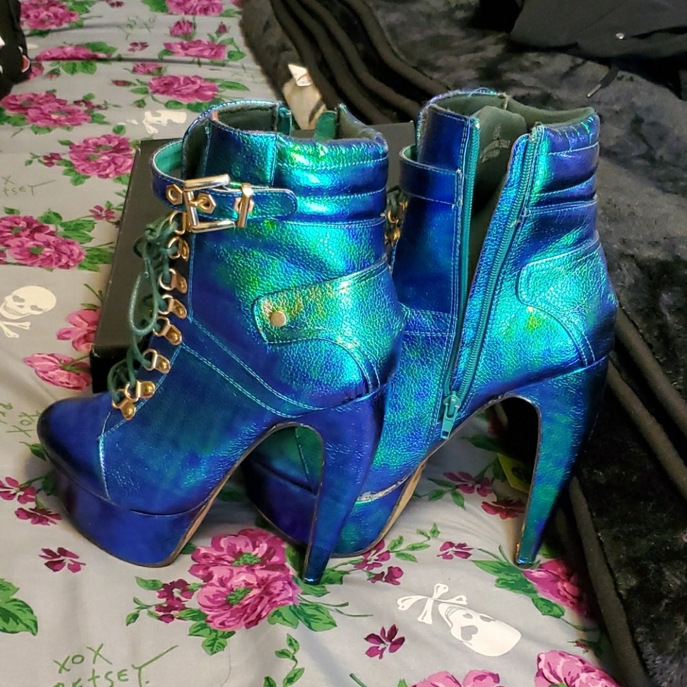 Platform boots